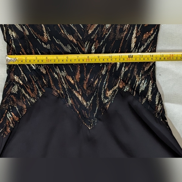 1990s Party Dress with Shades of Gold Tinsel Drop Waist - Picture 6 of 8